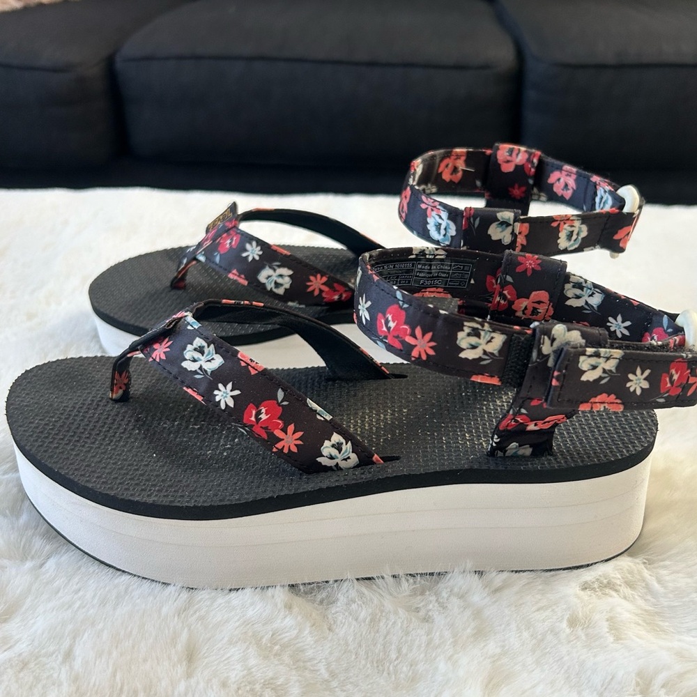 TEVA FLORAL PLATFORM SANDALS